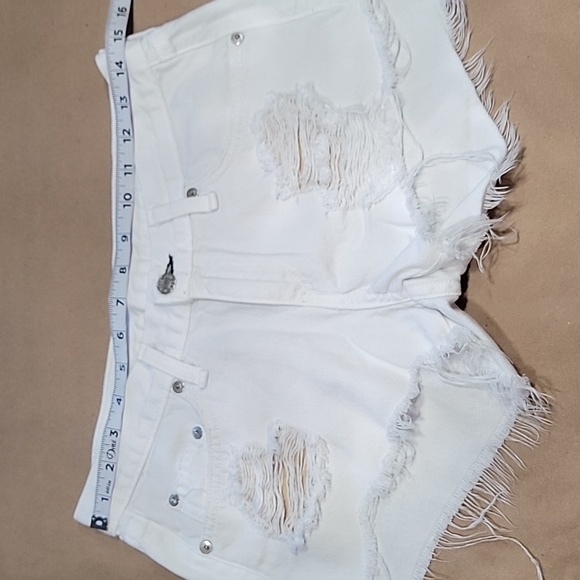 rag & bone Size 25 Marin White Cut Off Distressed Denim Short-Shorts, EUC - Picture 4 of 11